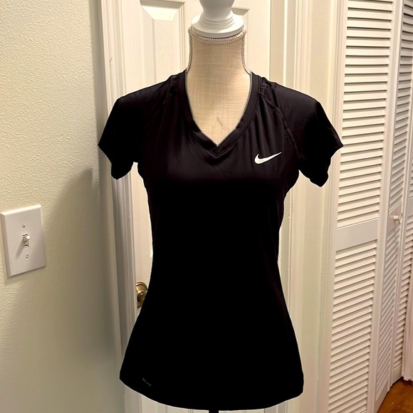 Nike Pro Dri-Fit activewear top - Picture 1 of 8